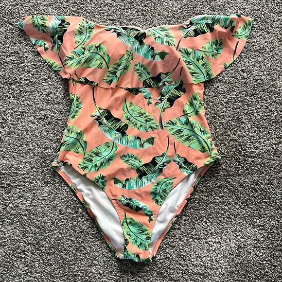 Floral off shoulder 1 piece - Picture 1 of 1